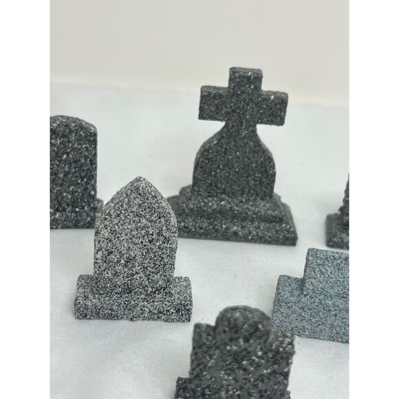Vintage Graves For Villages or Dioramas Set of 8 - Picture 4 of 7